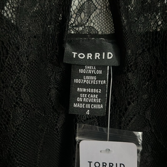 Torrid black lace sleeveless top - Picture 7 of 8